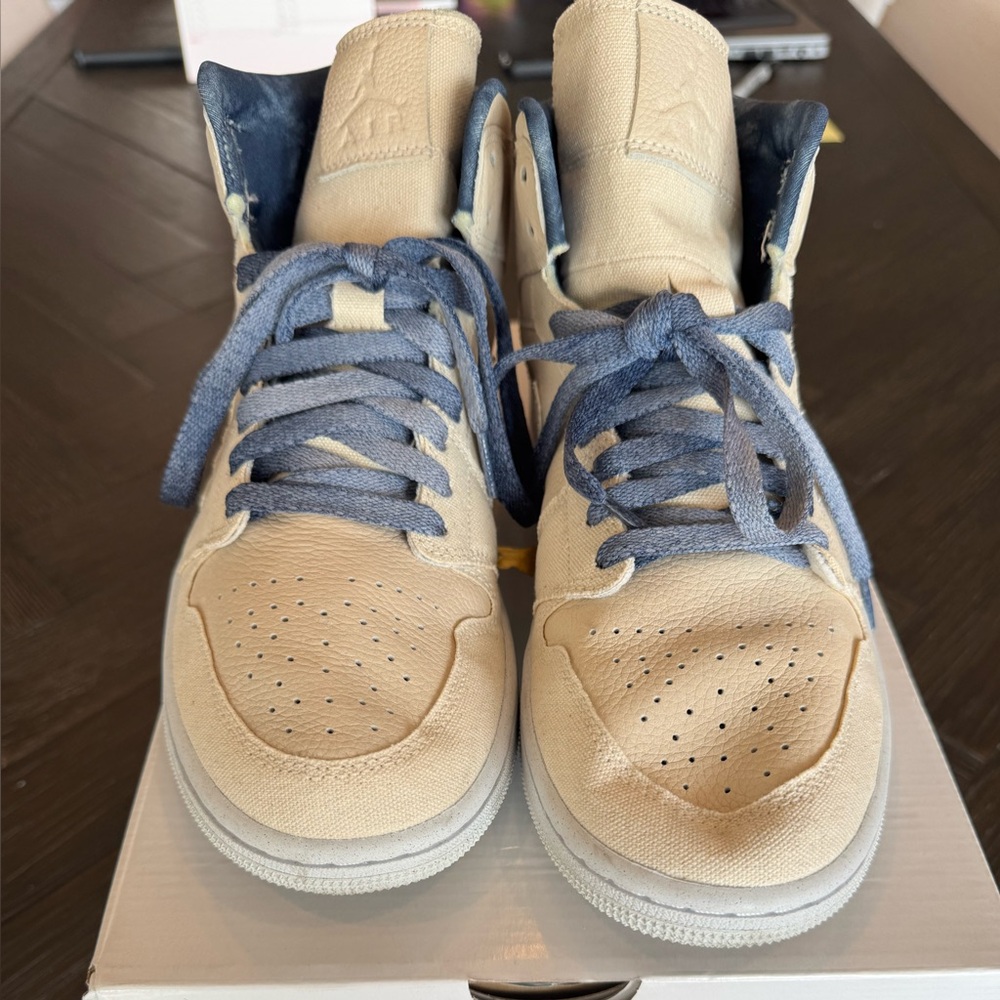 Nike Jordan 1 Mid SE -Sand Drift Size: 9 Women